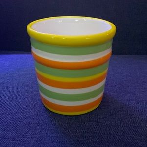 Beautiful Avon colorful planter/pot (d)